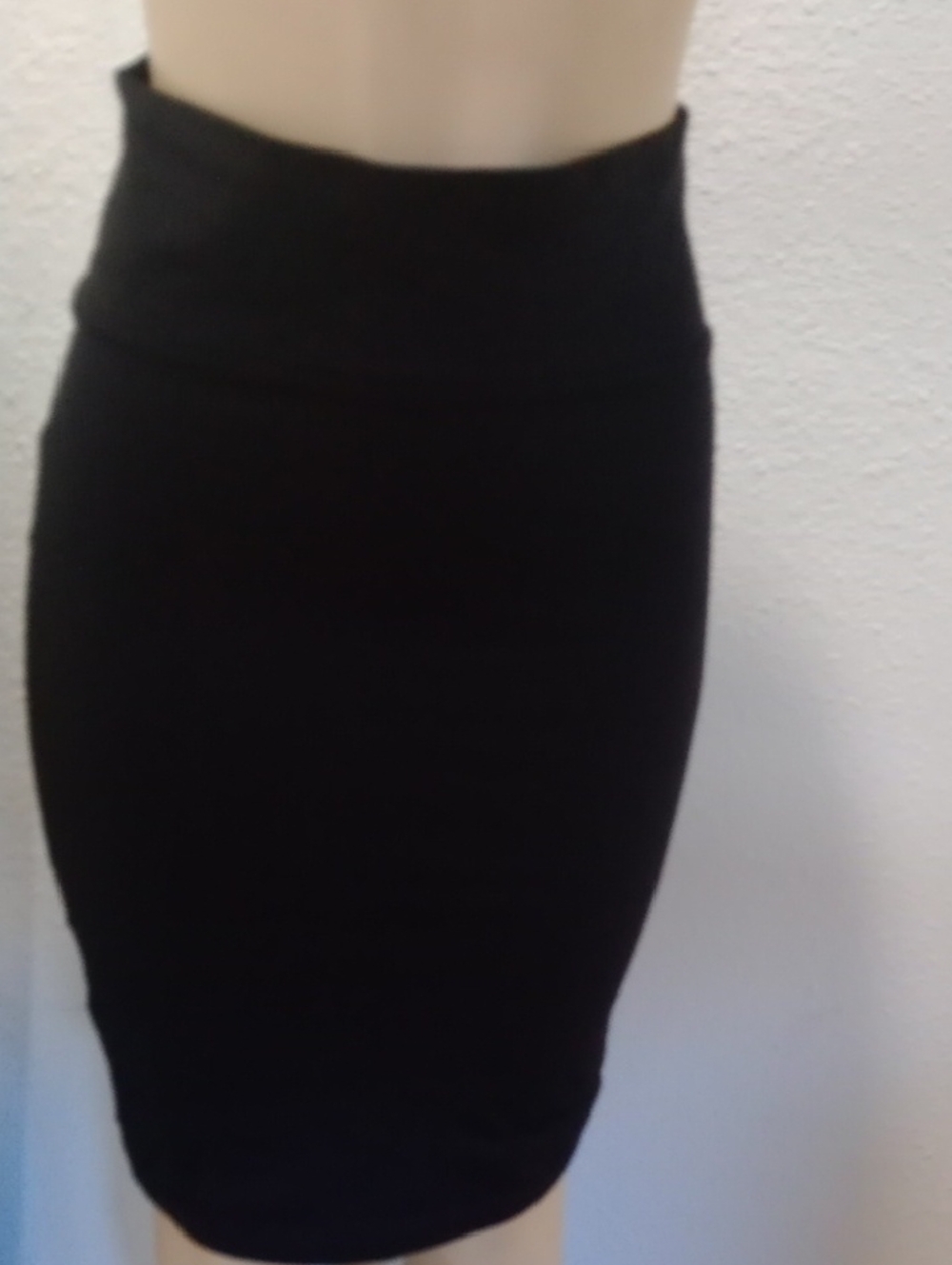 Lark +Grey  Classic Black High-Waist Pencil Skirt
